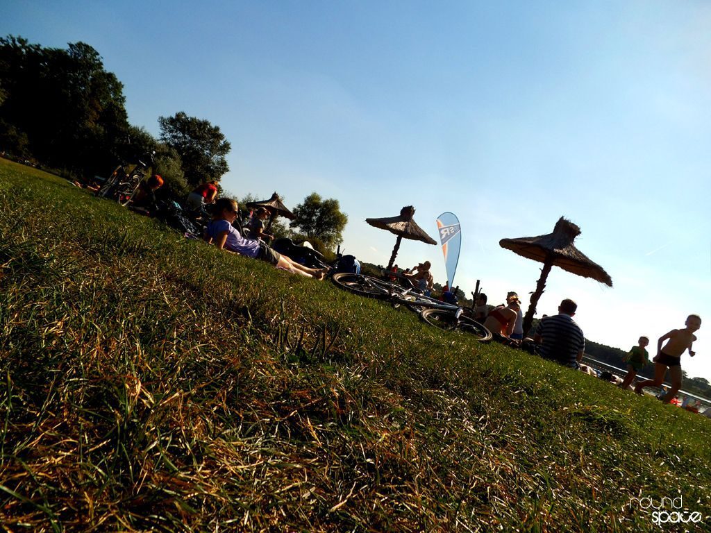 Plażowanie nad Jeziorem Niepruszewskim