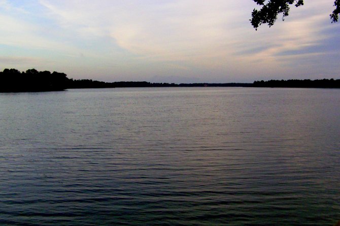 Jezioro Mamry o świcie